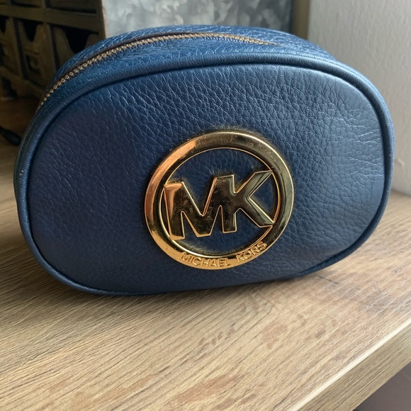 Michael Kors Fulton Leather Cosmetic Zip Pouch - Picture 1 of 4